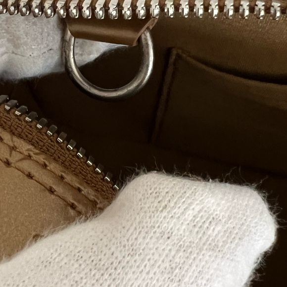 Louis Vuitton Amber Monogram Mat Shelton Bag - Picture 8 of 14